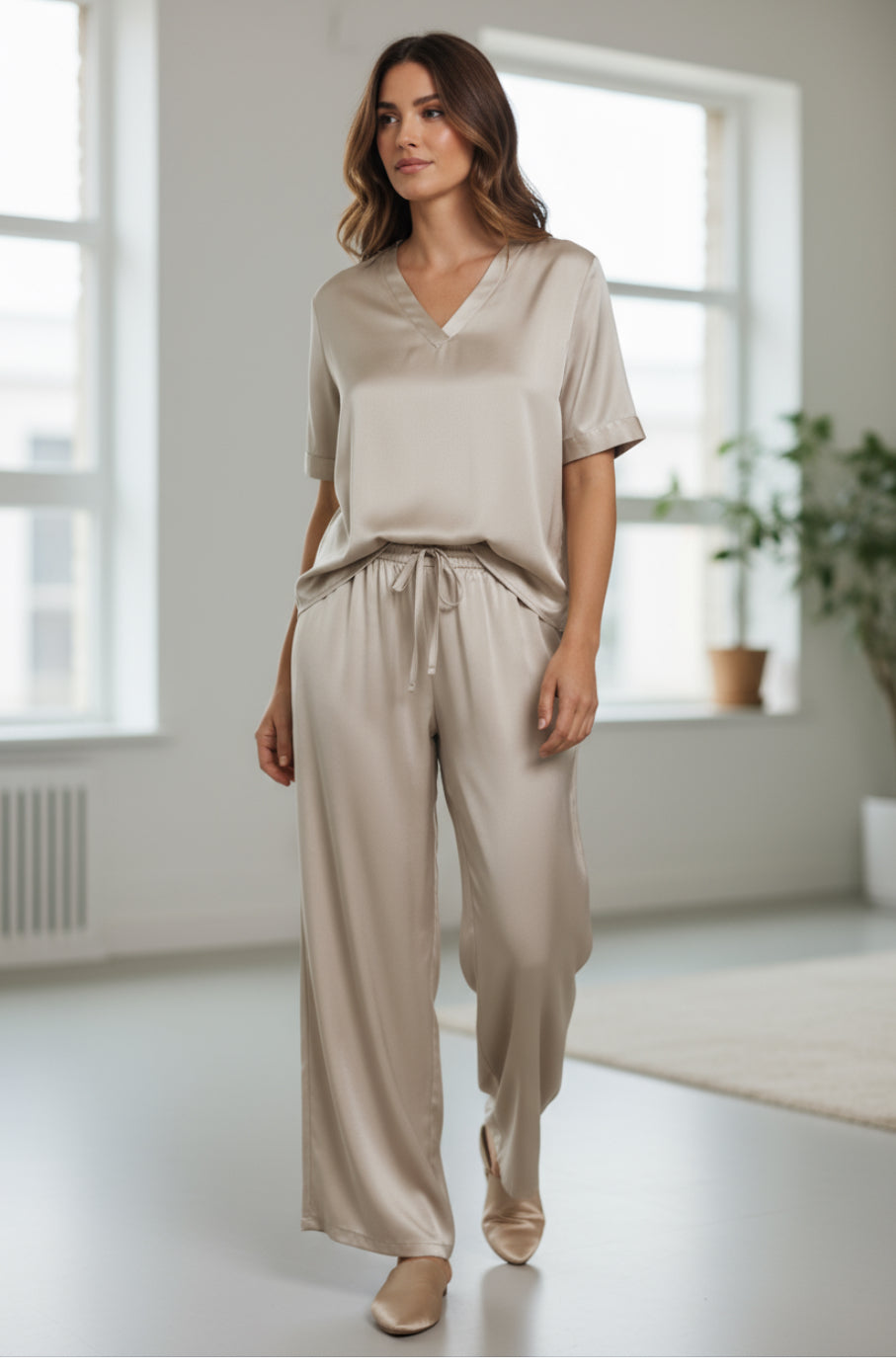 BE SATIN VNECK TOP
