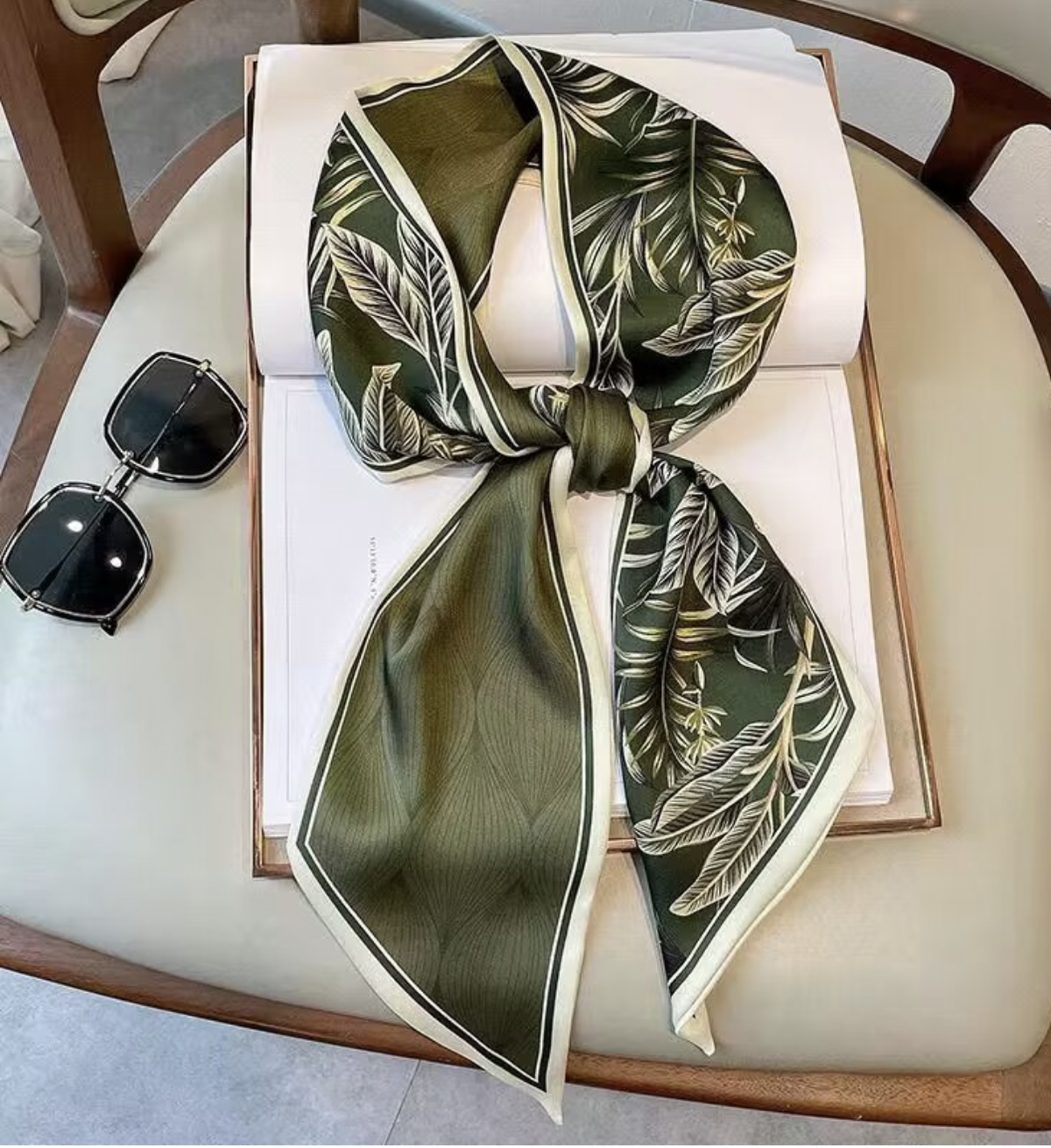 Gr Leaf Skinny Scarf 5x57"