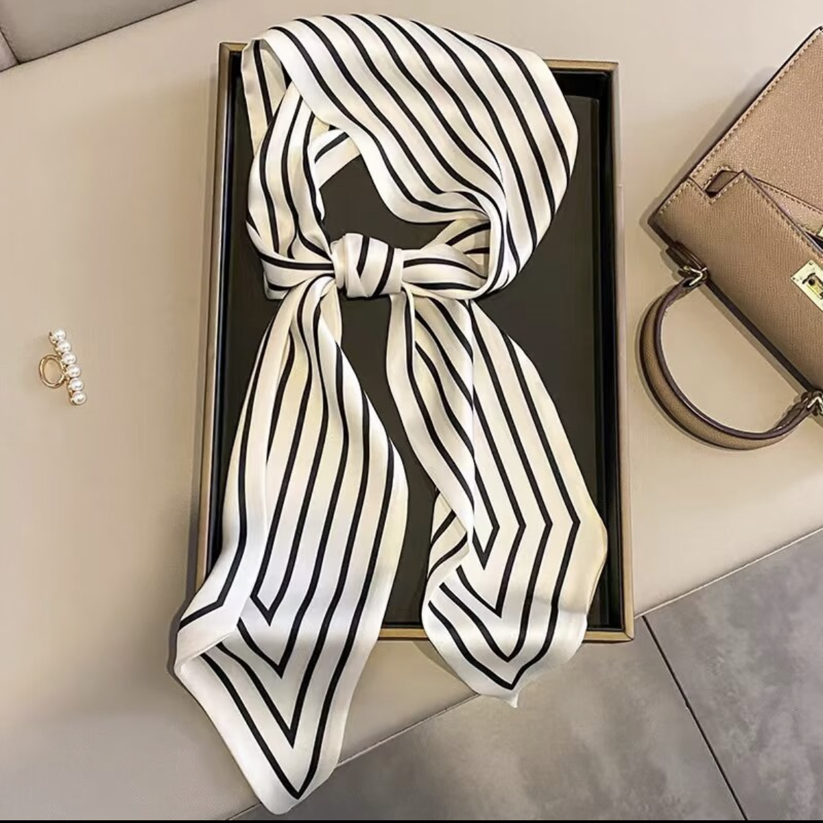 Wh/Bk Stripe Skinny Scarf 5x57"